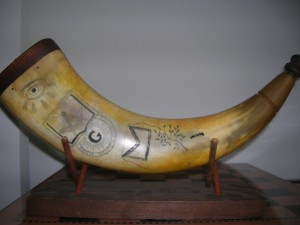 Power horn replica with Freemason symbols from colonial times